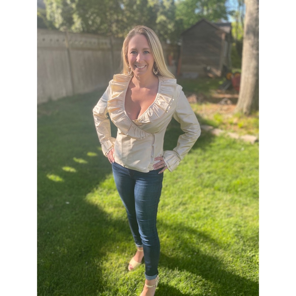 NWOT Bloomingdales 100% silk blouse